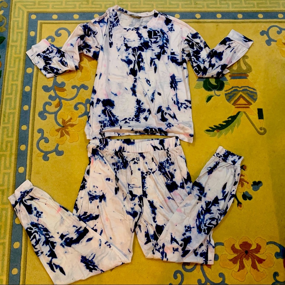 Matching shirt and pants tie dye set